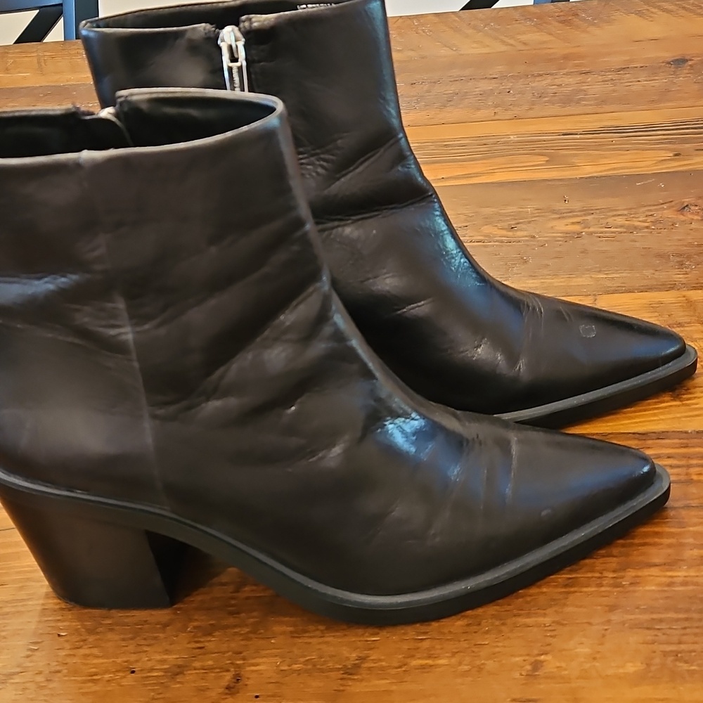 Vince Camuto Black Leather Pointed-Toe Ankle Side Zip Boots . Worn Once - Picture 2 of 12